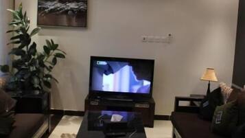 Condo, 1 Bedroom, Park View | Living area