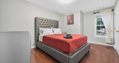 Mall of GA-Cozy New Furnished Home, Spacious and Great Location!