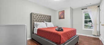 Mall of GA-Cozy New Furnished Home, Spacious and Great Location!