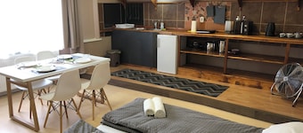 Spacious, family-friendlyapartmelt in the city center with secure parking lot!