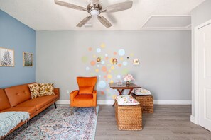 Living area - The Forrestry with private entrance washer & dryer (Kissimmee)