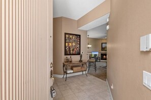Interior - Lake View 2 Bedroom / 2 Bathroom Townhome (Chandler)