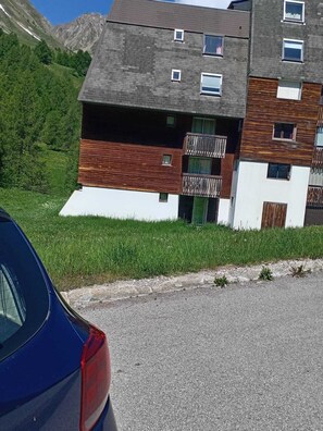 Luokittelematon kuva, 2 kautta 15, painike