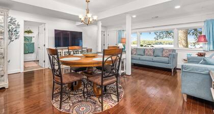 Waterfront Retreat Private Pier and Sunset Views