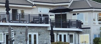 The Kitsap Lakefront Oasis