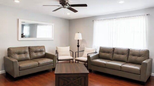 Living area - Modern Reno Retreat -Near UNR & Downtown - Sleeps 10 (Reno)