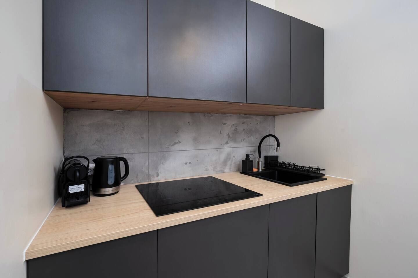 Fridge, microwave, stovetop, cookware/dishes/utensils