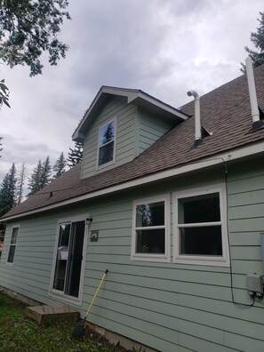 Unclassified image, 2 of 7, button - Spacious 5-bedroom house in peaceful Vallecito neighborhood, with AC upstairs. (Bayfield)