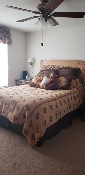Unclassified image, 3 of 7, button - Spacious 5-bedroom house in peaceful Vallecito neighborhood, with AC upstairs. (Bayfield)