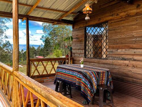 MARIA VIRGINIA CABIN, 5 MINUTES FROM DELEG—A PERFECT PLACE TO RELAX