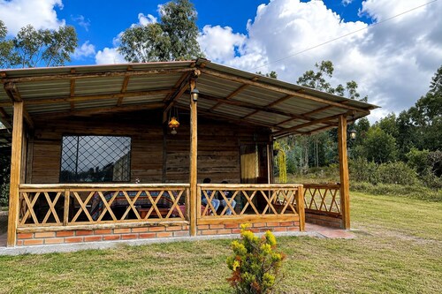 MARIA VIRGINIA CABIN, 5 MINUTES FROM DELEG—A PERFECT PLACE TO RELAX