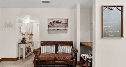 Fort Polk Cozy 2BR Stay l Monthly & Extended Stays