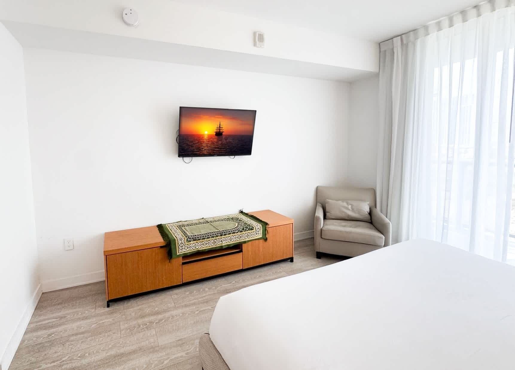 Desk, iron/ironing board, travel cot, WiFi