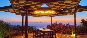 ALPALMA - Your private garden retreat overlooking the Atlantic Ocean