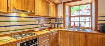 ALPALMA - Your private garden retreat overlooking the Atlantic Ocean