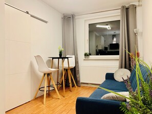 Living area - Central 1 BR Apartment on Alexanderplatz (Berlin)