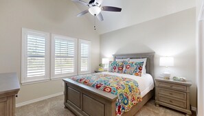 Desk, iron/ironing board, WiFi, bed sheets