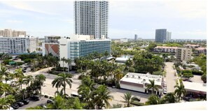 Terrace/patio - The Tides Building (Hollywood)