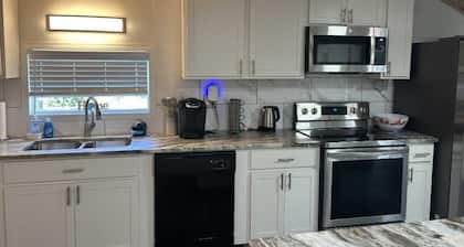 2BR Shoreside Retreat w/ Beach Access & Interiors