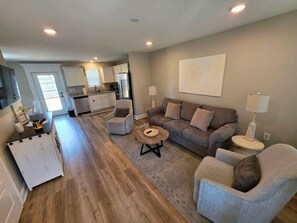 Living area - Gone Coastal •Steps to Beach •Pickleball •Heart of Biloxi (Biloxi)