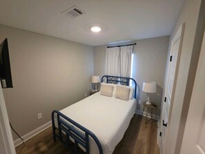 Room - Gone Coastal •Steps to Beach •Pickleball •Heart of Biloxi (Biloxi)