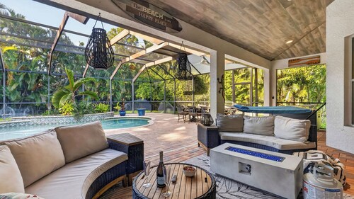 A Peaceful Paradise by Avantstay Screened Pool + Outdoor Kitchen + Fire Table 15 Min to 5th Ave