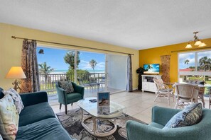 Living area - Beach view unit  204 (Longboat Key)