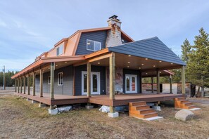 Unclassified image, 2 of 34, button - Yellowstone Retreat w/AC & wrap-around porch. Fly fish, trail riding, snowmobile (Island Park)
