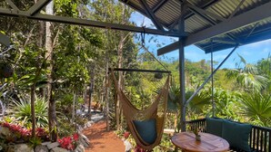 Outdoor dining - Private glamping for 2 at VI National Park - Peaceful tropical escape (Unknown)