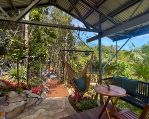 Outdoor dining - Private glamping for 2 at VI National Park - Peaceful tropical escape (Unknown)