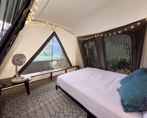 Room - Private glamping for 2 at VI National Park - Peaceful tropical escape (Unknown)