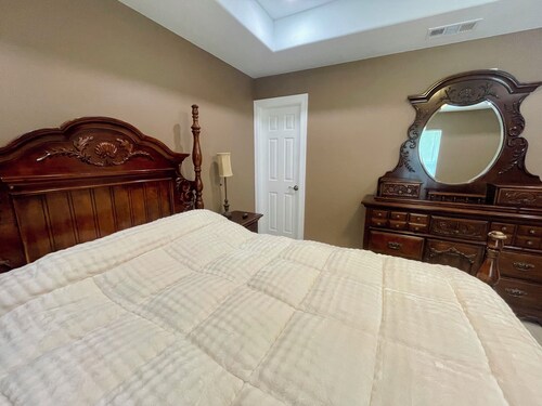 Spacious 4BR Home Patio Near SpaceX & South Padre