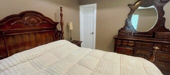 Spacious 4BR Home Patio Near SpaceX & South Padre