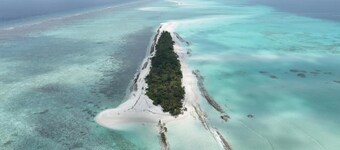 Chic 6-bedroom Chalet in Goidhoo, Baa Attol