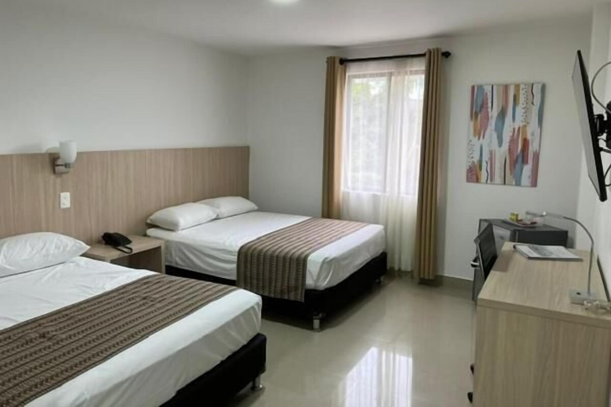 Standard Twin Room | In-room safe, desk, laptop workspace, WiFi