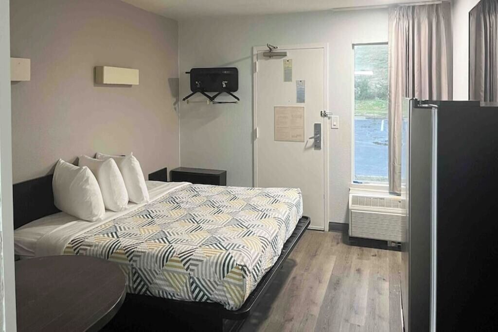 King Room W/ Kitchen L Near Augusta National & Top Augusta Dining Spots - Augusta, GA