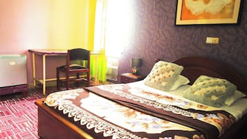 Desk, laptop workspace, WiFi (free)