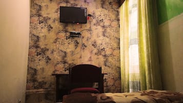 Desk, laptop workspace, WiFi (free)