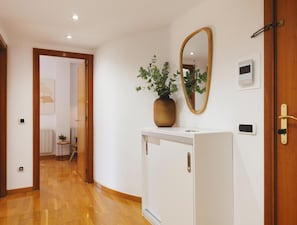 Interior - Bravissimo Plaça Catalunya 10, Duplex Penthouse with 3 bedrooms (Girona)
