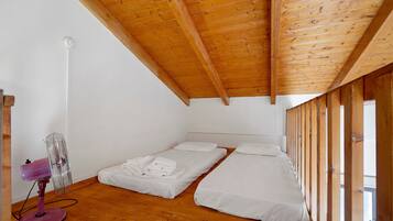 WiFi, bed sheets