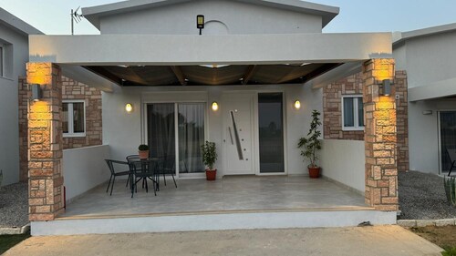 Villa 'Diamond Dream' with Mountain View, Wi-Fi and Air Conditioning