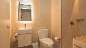 Bathroom - Modern Atlanta Retreat | Deluxe City View room | Near Midtown Hotspots (Atlanta)