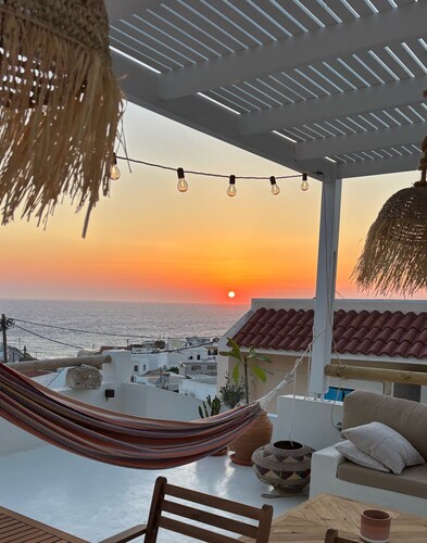 Maison Pnoé – Ihr Ferienhaus im Herzen von Arkasa mit Meer- und Sonnenuntergangsblick