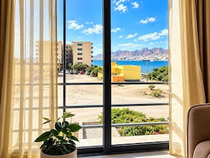 Interior - Tranquil 2-bedroom apartment in delightful Mindelo perfect for relaxing (Mindelo)