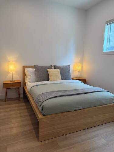 New* Black Mountain Cozy Modern 2bedroom Private Suite