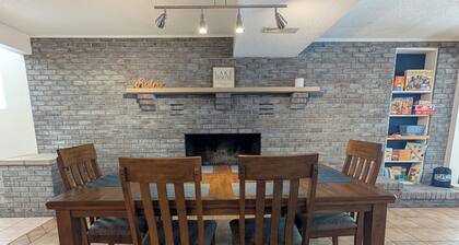 New Listing - Lakefront, Boat Dock, King Bed, Swim Cove