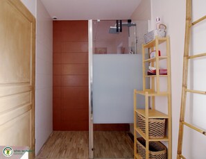 Bathroom - Vrbo Property (SAINT SELVE)