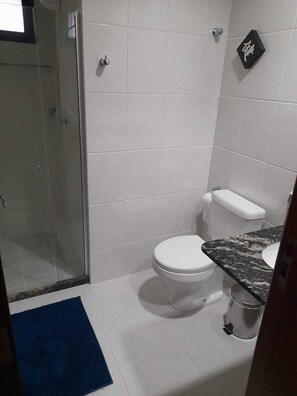 Bathroom - Vrbo Property (Guarapari)