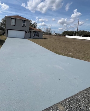 Property grounds - Remodeled 4BR Home– 2 FloorsExpansive Retreat 4BR 3.5BA Perfect for Groups (Ocala)