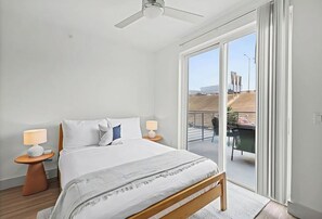 Room - Two Bedroom with Balcony & Laundry at Placemakr | Downtown Austin Stay (Austin)